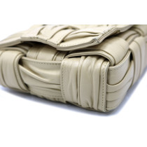 Bottega Veneta Cassette Pelle Beige